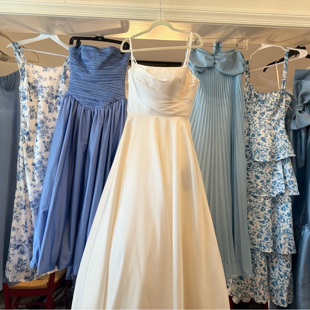 Elegant White Strapless Dress - Picture 11 of 12